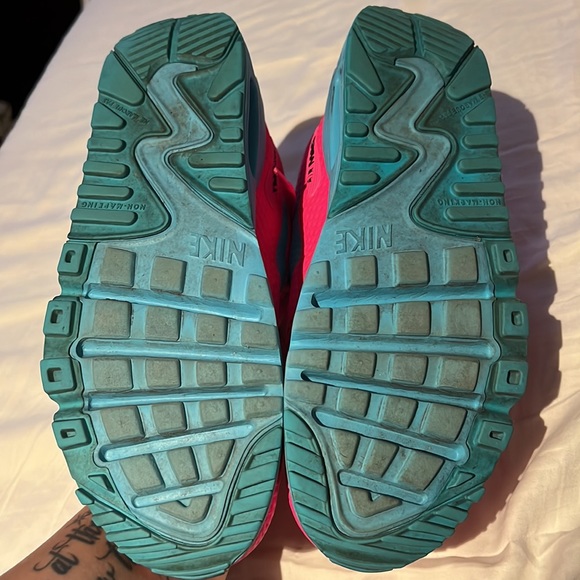 Nike air max hot pink and bright blue size 7 y - Picture 3 of 6